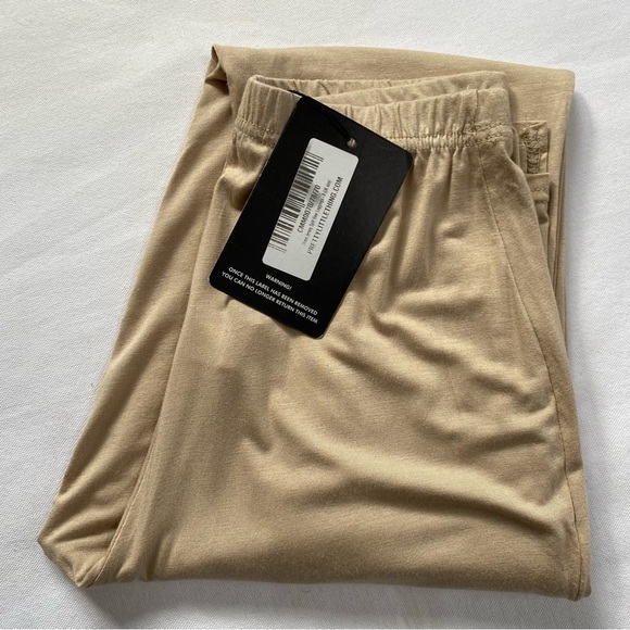 PrettyLittleThing Split Hem Leggings Size 4 NWT - Picture 7 of 8